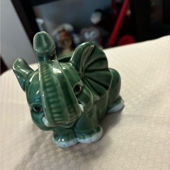 Vintage Trunk Up Happy Baby Elephant Planter - Picture 6 of 7